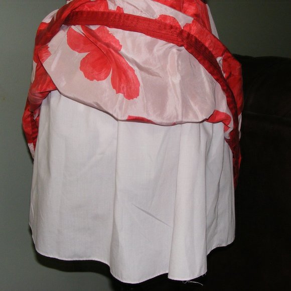 Guess Red and White Floral Dress Size 9 EUC - Picture 5 of 8